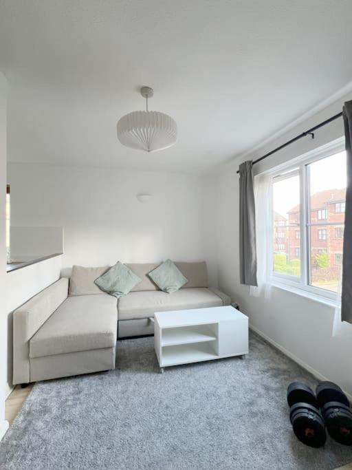 Colliers Wood 1 Bed South London Short Stay Mitcham Exterior photo